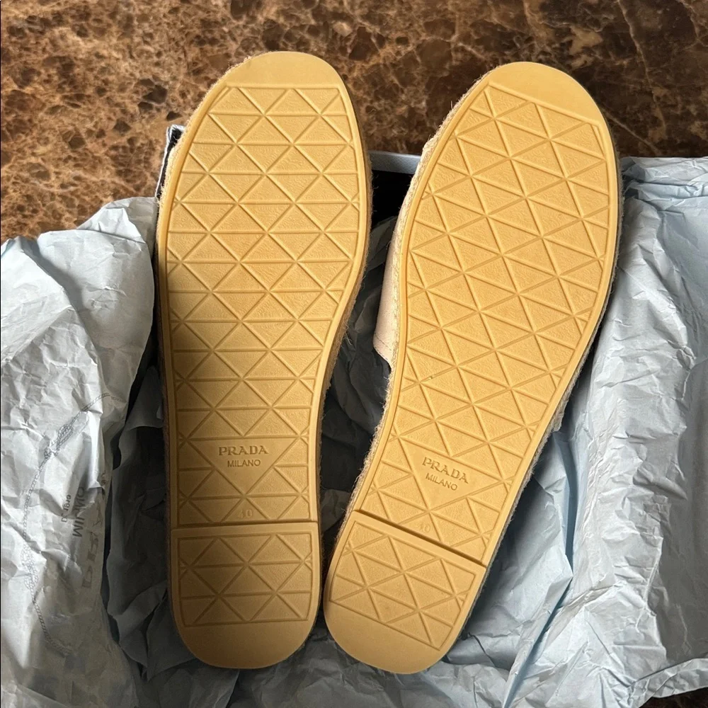 Prada suede light beige sandals flats slides gold gesso logo sz 40